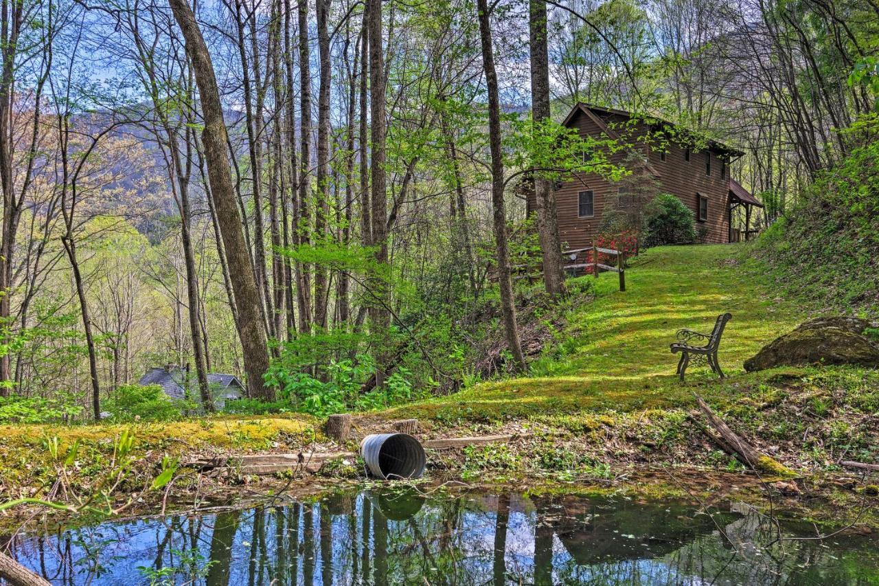 Spacious Maggie Valley Cabin With Hot Tub And Mtn View Εξωτερικό φωτογραφία