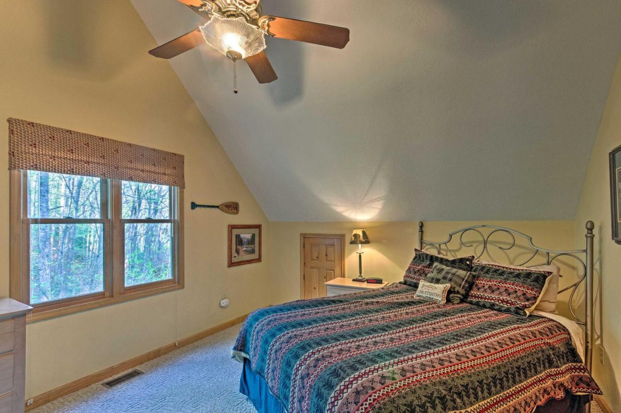 Spacious Maggie Valley Cabin With Hot Tub And Mtn View Εξωτερικό φωτογραφία